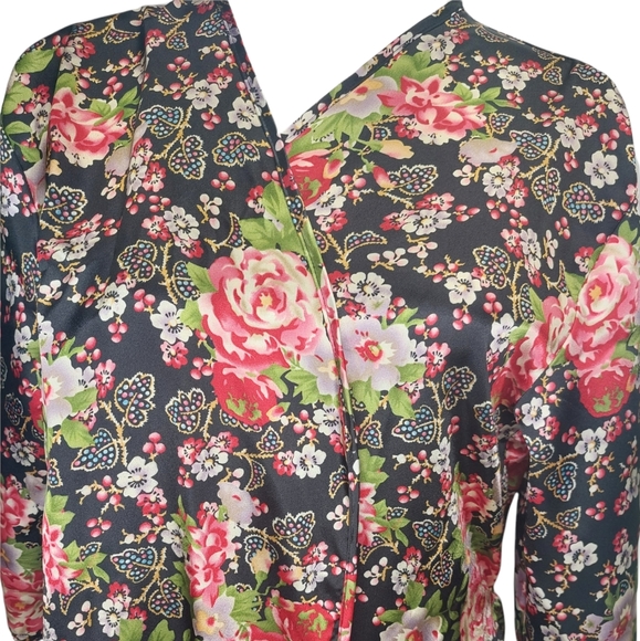 Kumno Floral Robe with tie belt - Picture 6 of 8